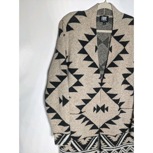 Frye Cardigan Long Sweater Womens Sz L Beige Black Aztec Southwestern Boho Cozy - Picture 2 of 9